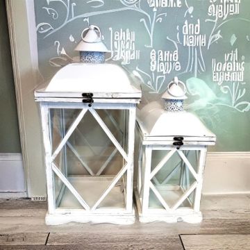 Lantern set white wood